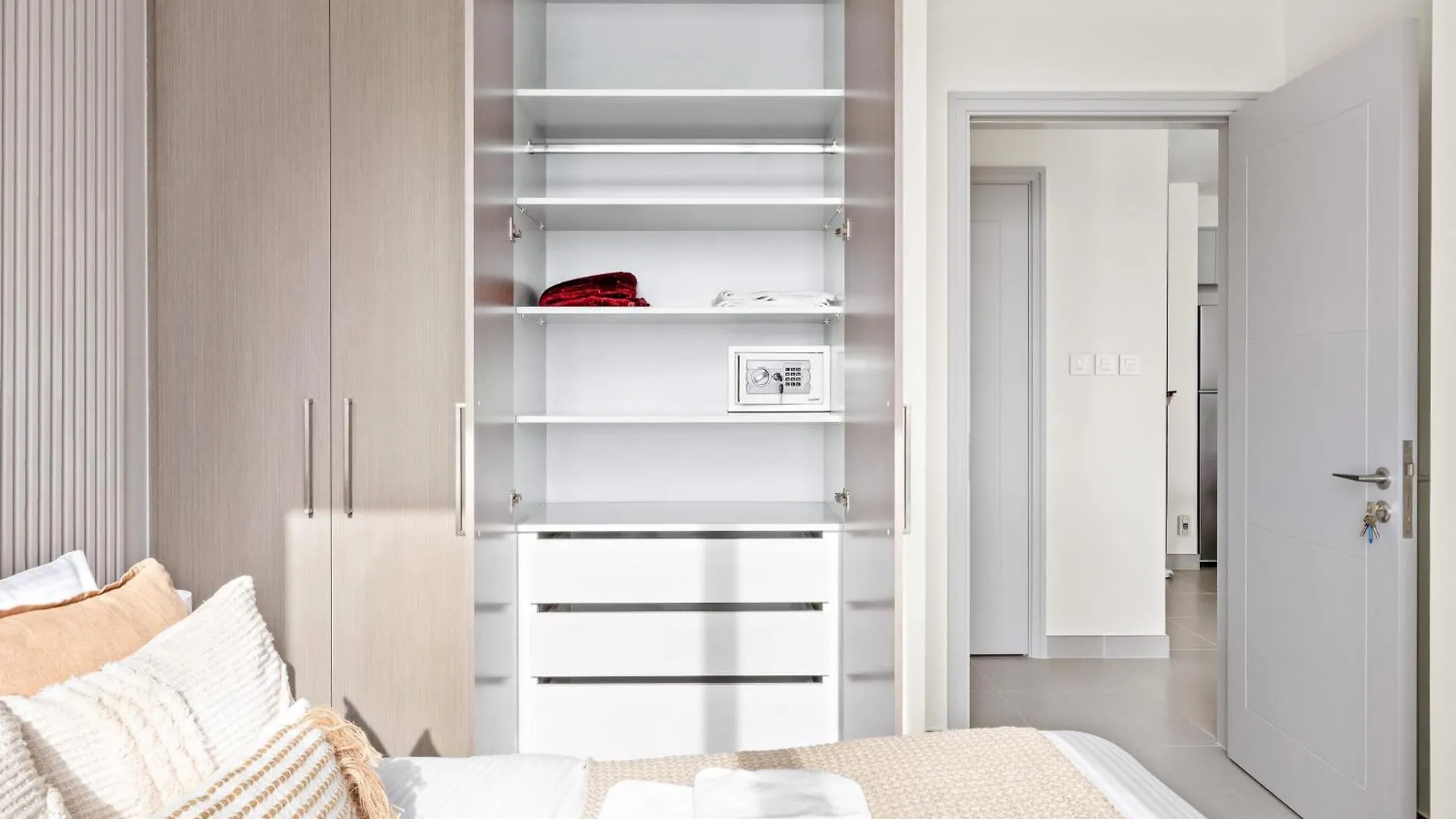 Silkhaus Chic 1 Bdr In A New Tower In Downtown Daire Dubai